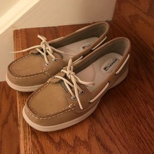 Sperry BRAND NEW genuine leather boat shoes